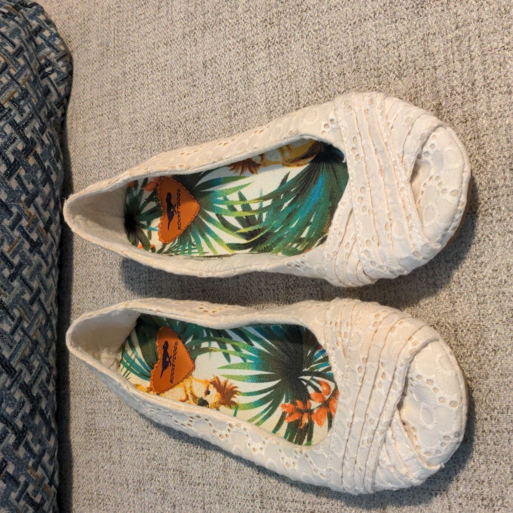 Rocket Dog white lace ballet flats size 8.5